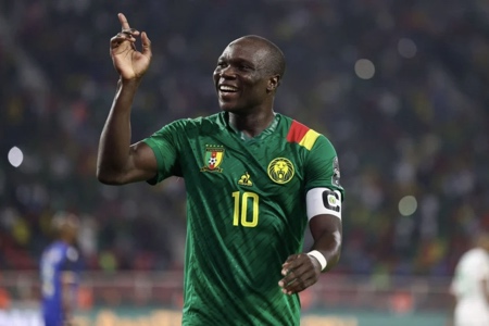 brasil x camarões Aboubakar marca gol 