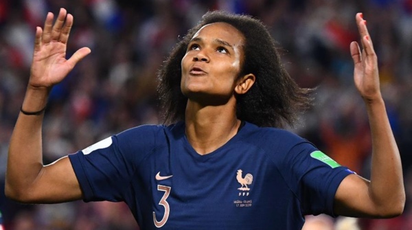 frança x brasil Wendie Renard destaque entre as francesas